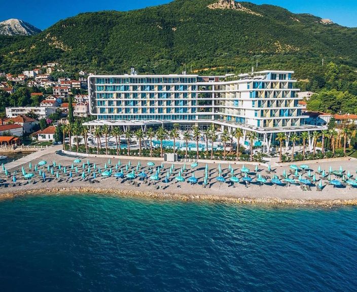 Puhkus 4* hotellis Montenegros, CARINE KUMBOR SUPERIOR!