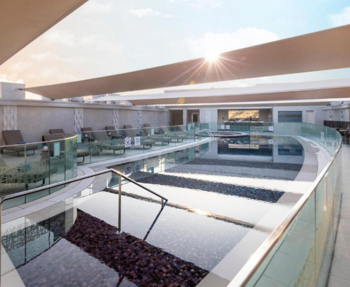 Kaunis Doha ja 5* hotell CROWNE PLAZA DOHA - THE BUSINESS PARK!