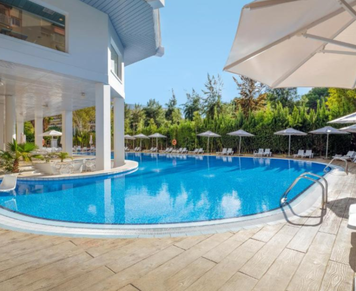 Kaunis Costa Dorada ja puhkus 4* hotellis PONIENT PIRAMIDE SALOU BY PORTAVENTURA WORLD!
