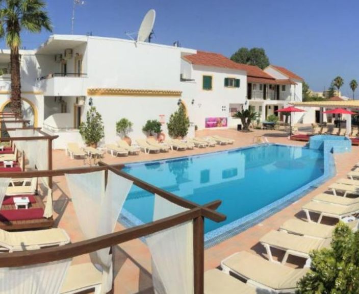 Praktiline valik puhkuseks Korful, 2* hotellis OASIS BEACH CLUB!