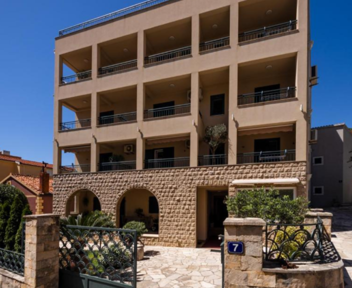 Mugav puhkus Montenegros, 4* hotellis GUESTHOUSE MEDIN!