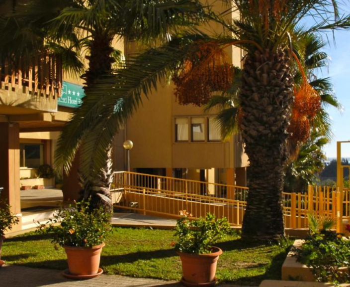 Puhkus Sardiinias, 3* hotellis HOTEL RESIDENCE ULIVI E PALME!
