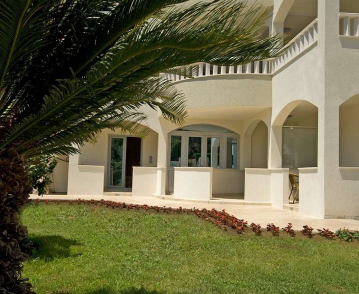 Reis Montenegrosse, 4* apartament stiilis hotell VILA V LUX!