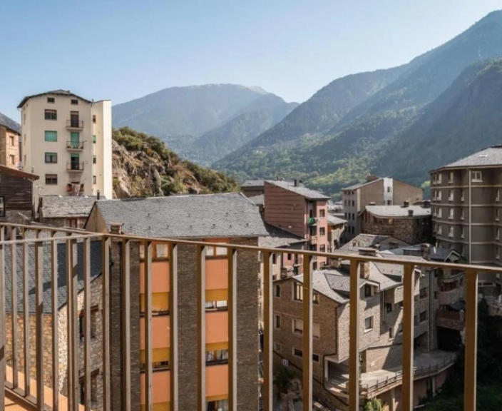 Ökonoomne reis Andorrasse, puhka 2* hotellis HOTEL SANT JORDI!