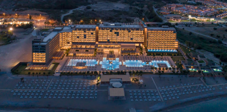 amada-colossos-resort