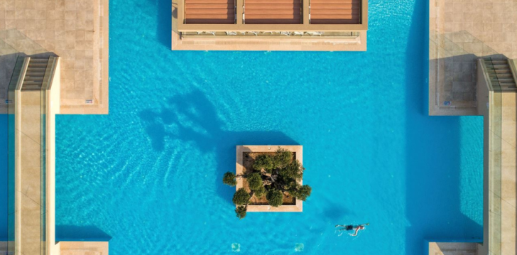 amada-colossos-resort