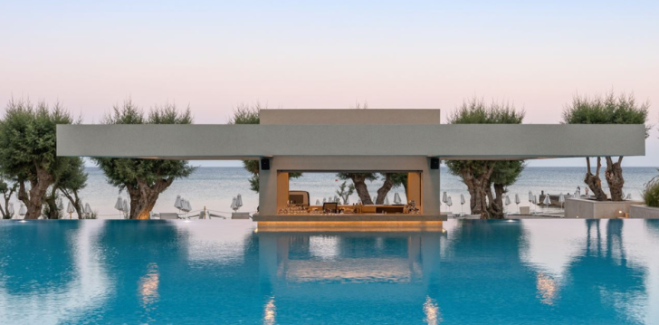 amada-colossos-resort