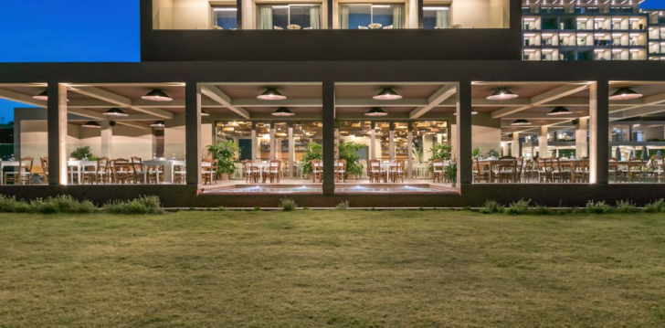 amada-colossos-resort