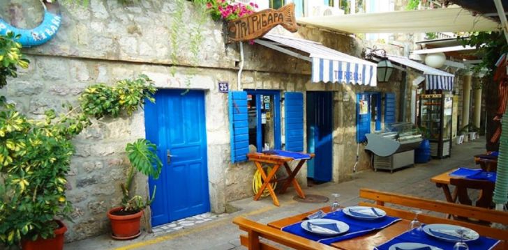 Puhkus 3* hotellis APARTMENTS LUX TRI RIBARA, Montenegros! 13
