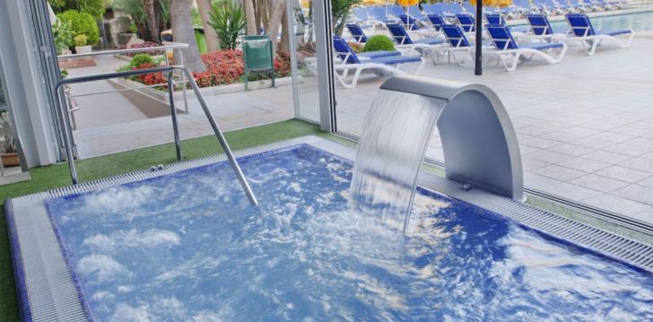 Meeleolukas puhkus Costa Bravas 4* hotellis GHT OASIS PARK & SPA! 4