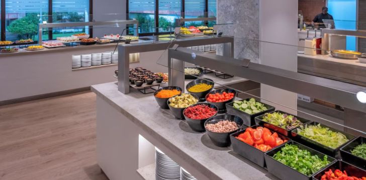 Meeleolukas puhkus Costa Bravas 4* hotellis GHT OASIS PARK & SPA! 10