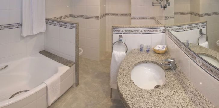 Meeleolukas puhkus Costa Bravas 4* hotellis GHT OASIS PARK & SPA! 34
