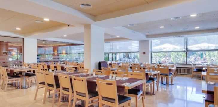 Ökonoomne puhkus Costa Brava rannikul, 4* hotellis HOTEL GRAN GARBI MAR! 13