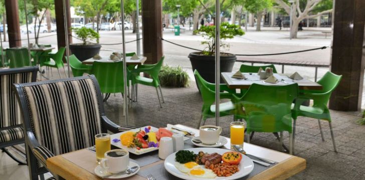 Lõuna-Aafika Vabariigi kuulus Cape Town ja 4* hotell CAPETONIAN! 5