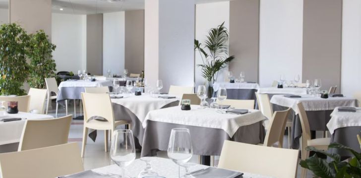 Palermo linn ja 3* hotell HOTEL BEL 3 panoraamvaatega! 15