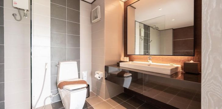 Reis Taimaale, peatu Pattayas 4* hotellis MANHATTAN PATTAYA HOTEL! 24