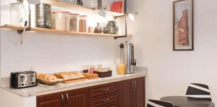 Avasta Torontot, peatu 3* hotellis PEMBROKE INN! 2