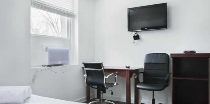 Avasta Torontot, peatu 3* hotellis PEMBROKE INN! 8