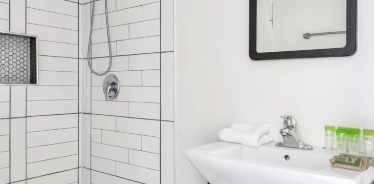 Avasta Torontot, peatu 3* hotellis PEMBROKE INN! 25