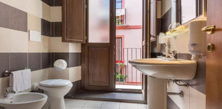 Kaunis Sardiinia linn Cagliari ja 3* hotell AFFITTACAMERE ARCOBALENO! 16