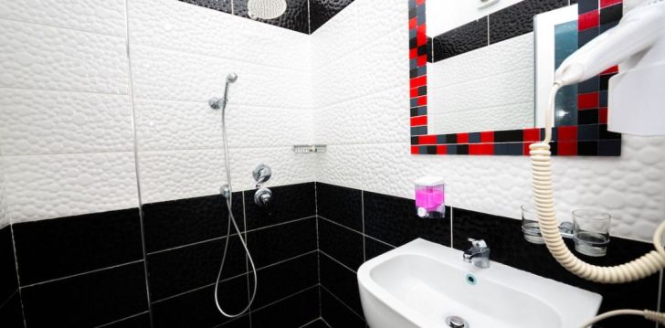Puhkus mere lähedal Durresis, 3* hotellis HOTEL VILA MISIRI! 16