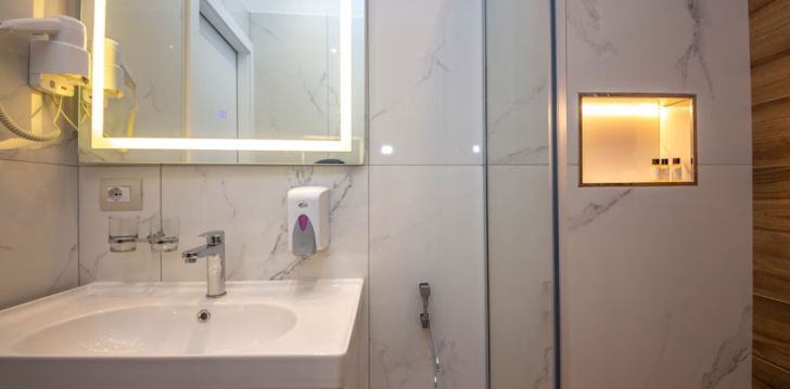 Puhkus mere lähedal Durresis, 3* hotellis HOTEL VILA MISIRI! 19