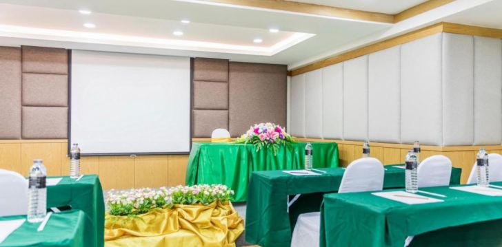 Eksootiline suurlinn, Bangkok, peatu 4* hotellis LIVOTEL HOTEL HUA MAK! 28