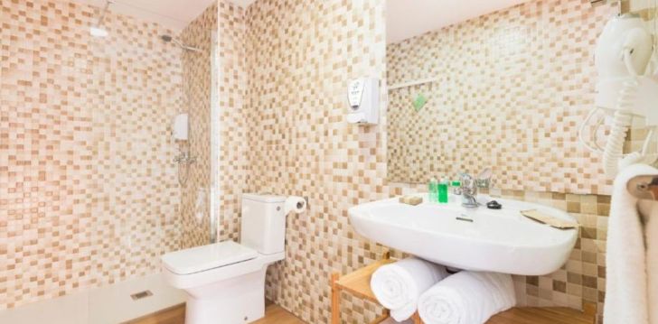 Perepuhkus Costa Bravas, 3* hotellis ELS LLORERS APARTAMENTOS! 12