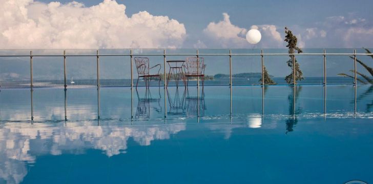 Hingematvad vaated Korful, 5* hotellis KONTOKALI BAY RESORT & SPA! 19