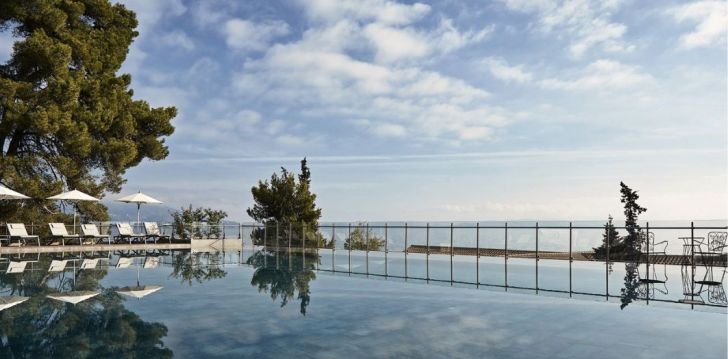 Hingematvad vaated Korful, 5* hotellis KONTOKALI BAY RESORT & SPA! 79