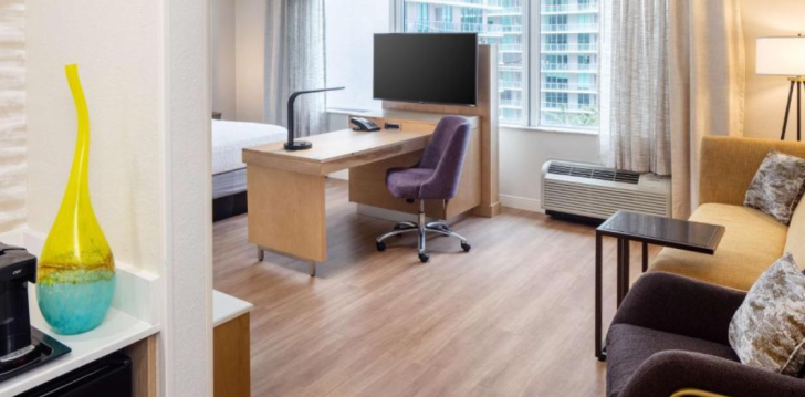 Eriline Miami, 2* hotell HAMPTON INN SUITES MIAMI DOWNTOWN! 8