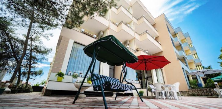 Avasta Durrest, peatu 3* hotellis VILLA ALJOR! 2