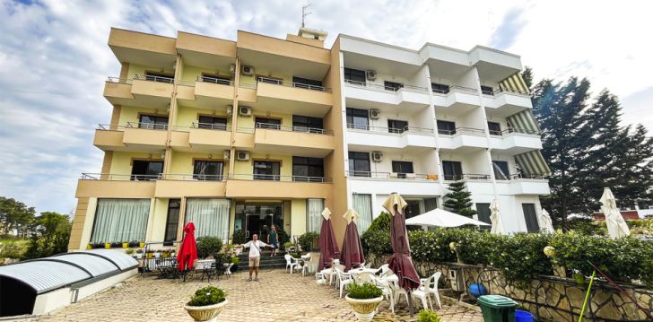 Avasta Durrest, peatu 3* hotellis VILLA ALJOR! 1