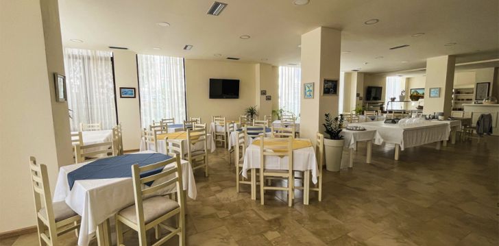 Avasta Durrest, peatu 3* hotellis VILLA ALJOR! 7