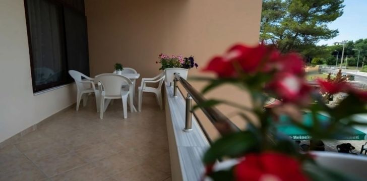Avasta Durrest, peatu 3* hotellis VILLA ALJOR! 10