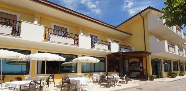 Kaunite vaadetega puhkus Garda järve ääres, 3* hotellis RESIDENCE LA ROTONDA! 8