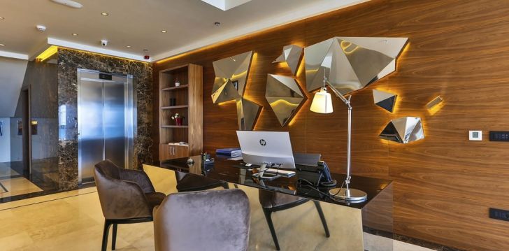 Reis Montenegrosse, peatu 5* hotellis CALIFORNIA HOTEL (ADULTS ONLY 12+)! 18