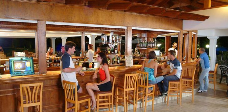 Avasta Ayia Napat, peatu 3* hotellis NISSIANA HOTEL & BUNGALOWS! 13
