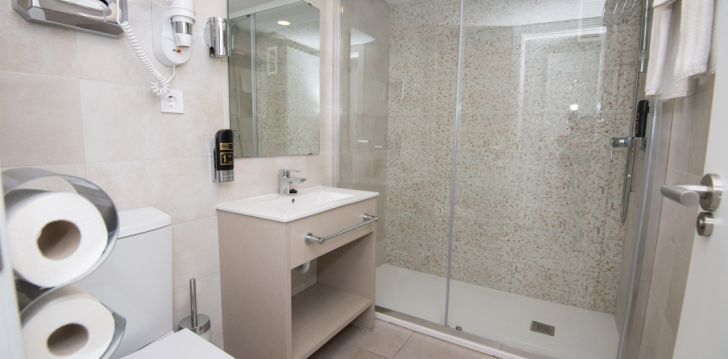 Hubane puhkus Mallorcal, 3* hotellis HOTEL CHEVY! 19