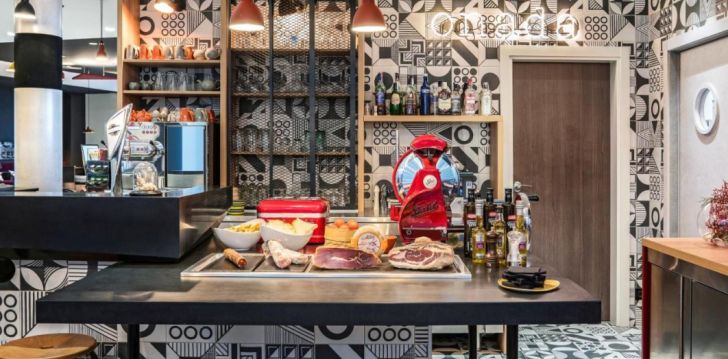 Mugav linnapuhkus Barcelonas, 2* hotellis IBIS STYLES BARCELONA CITY BOGATELL HOTEL! 7