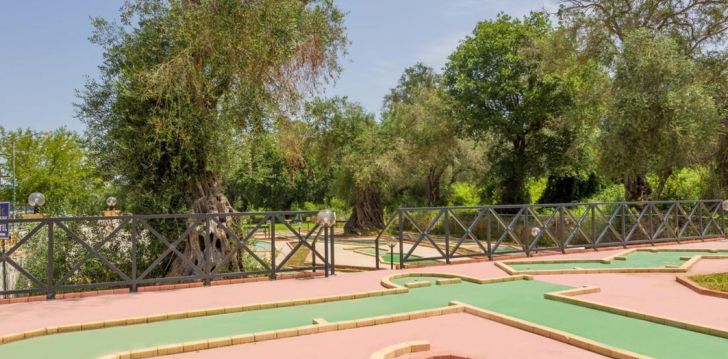 Rahulik rannapuhkus Korfu saarel, 4* hotellis CNIC GEMINI HOTEL! 26