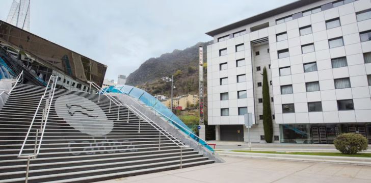 Puhkus Andorras, 4* hotellis YOMO MOLA PARK! 1
