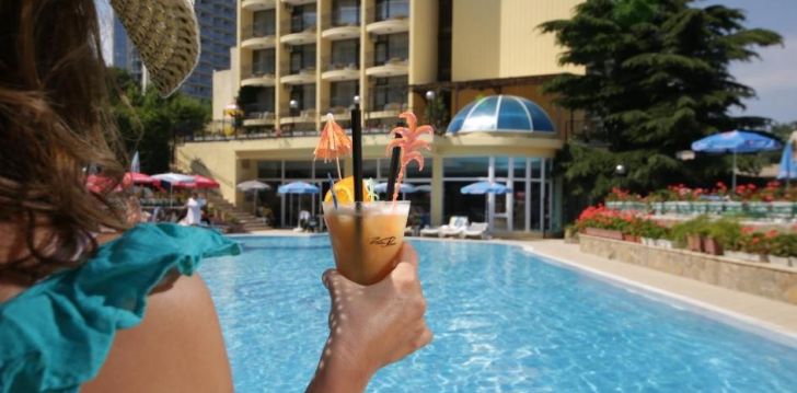 Puhkus noortele 4* HOTEL SHIPKA hotellis Bulgaarias! 1