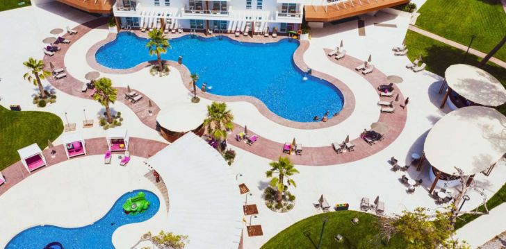 Mereäärne puhkus Montenegros, 4* hotellis AZUL BEACH RESORT MONTENEGRO BY KARISMA! 4