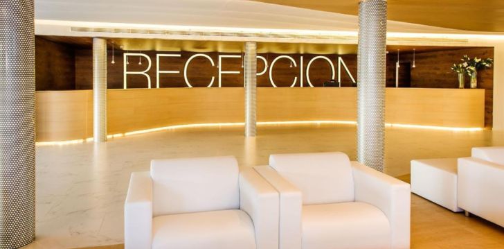 Mugav puhkus Benidormis, 4* hotellis HOTEL CARLOS I! 24