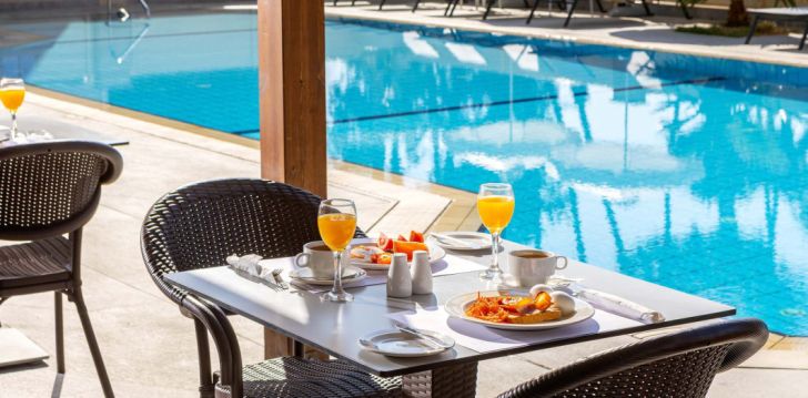 Mugav puhkus Limassolis, 3* hotellis KAPETANIOS LIMASSOL HOTEL! 3