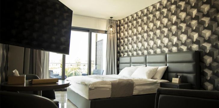Linnapuhkus Larnacas, 3* hotellis JIMMY'S SUITES! 1