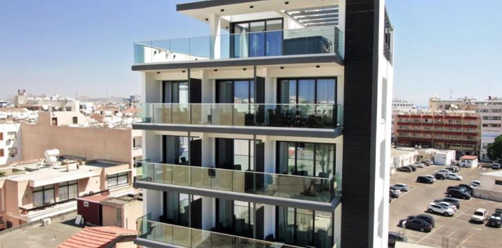Linnapuhkus Larnacas, 3* hotellis JIMMY'S SUITES! 2