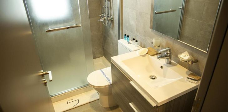 Linnapuhkus Larnacas, 3* hotellis JIMMY'S SUITES! 13