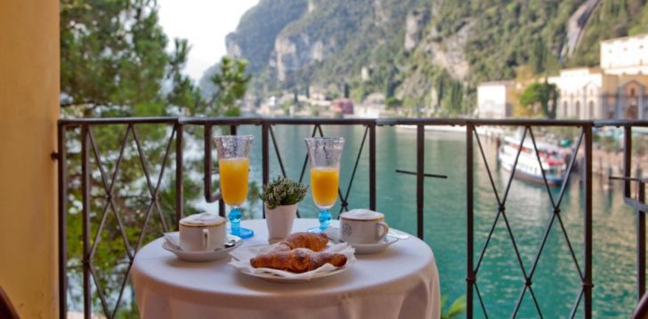 Kaunite vaadetega puhkus Garda järve ääres, 4* HOTEL SOLE! 11